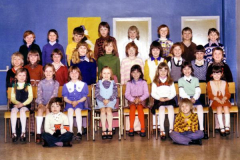 1976 School group photo Joanne Carr 2nd row 6th L