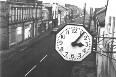 The Clock re-sited on the former Royalty Cinema, now Tony Carr's DIY: October 1982