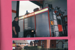 Des was standing listening according to Andrew